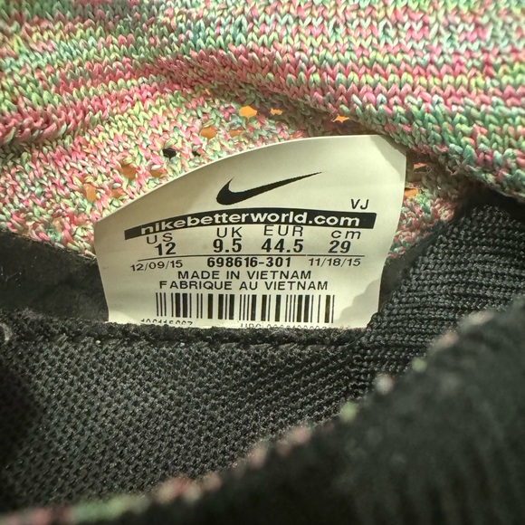 Women’s multi colored Nike tennis shoes, size 12, good condition - Picture 5 of 5